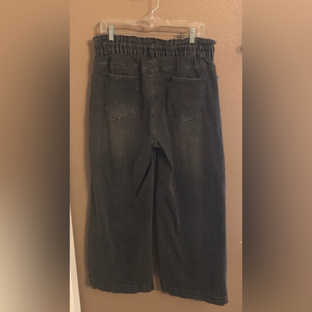 Stylish Black Wide-Leg Jeans - Picture 5 of 5